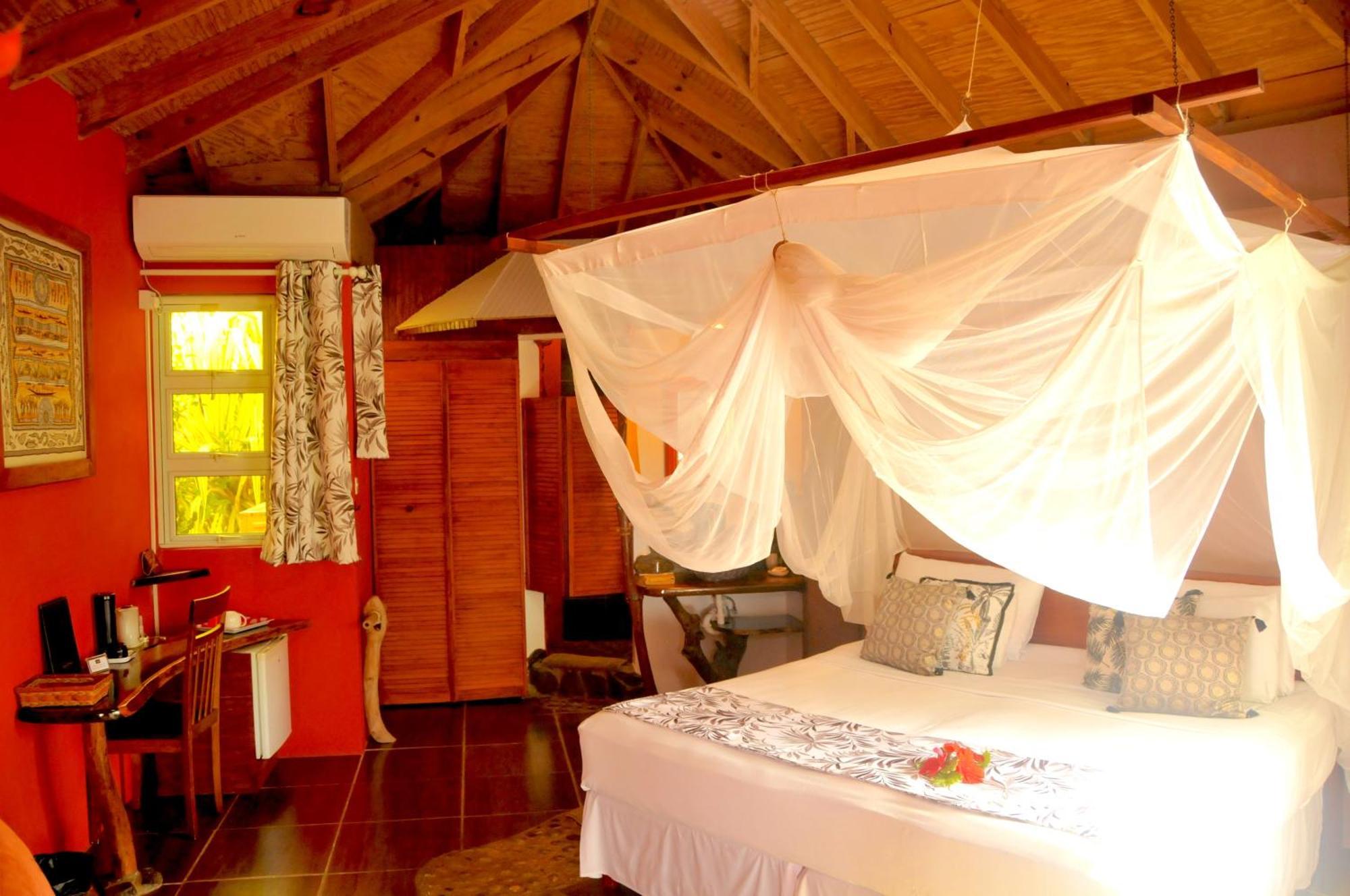 Mango Island Lodges Saint Joseph Exteriör bild