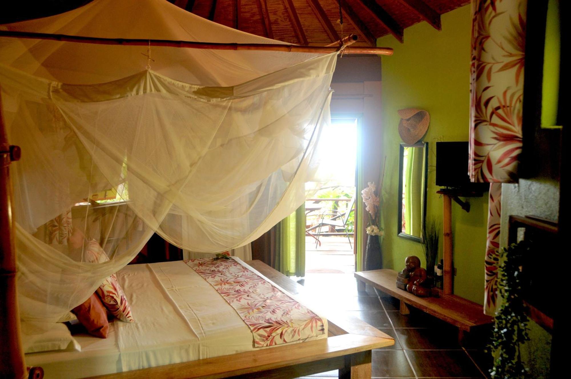 Mango Island Lodges Saint Joseph Exteriör bild